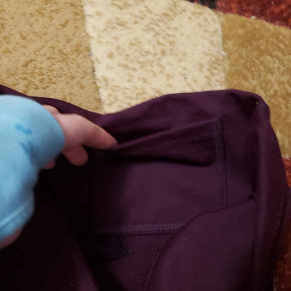 Like new 7/8 length Fabletics powerhold - Picture 5 of 5